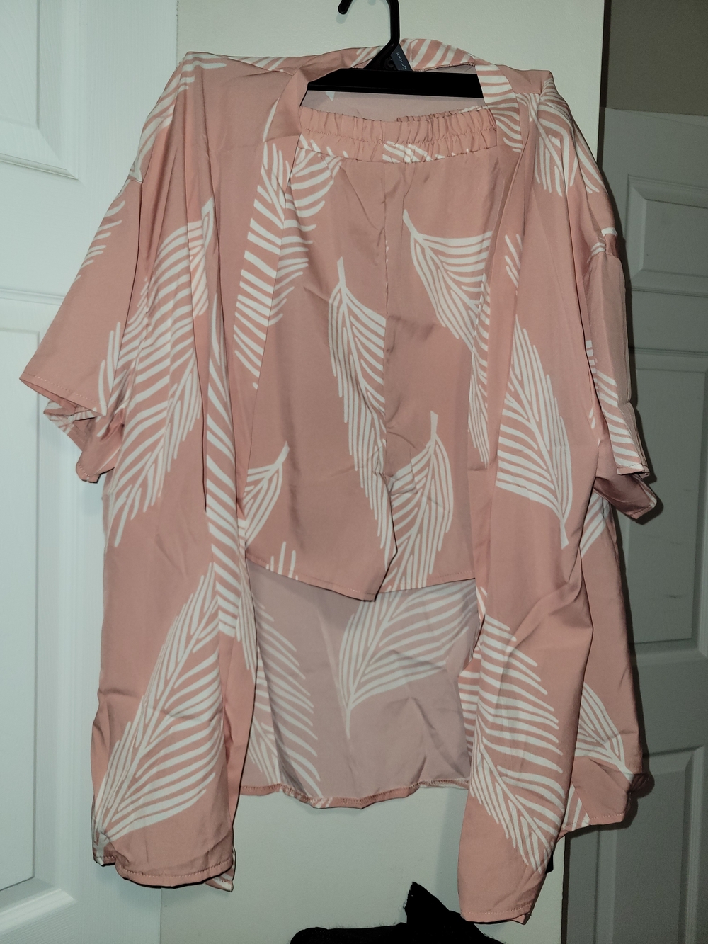 SHEIN Blush Pink Leaf Print Short Sleeve Tunic